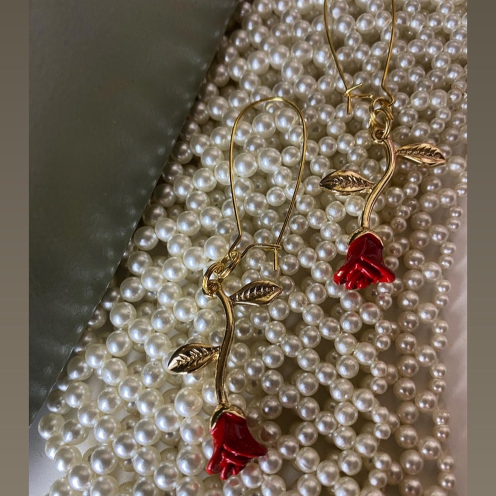 Rose dangle earrings